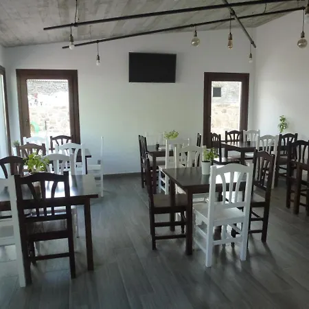 Monte Aro Hostel *
